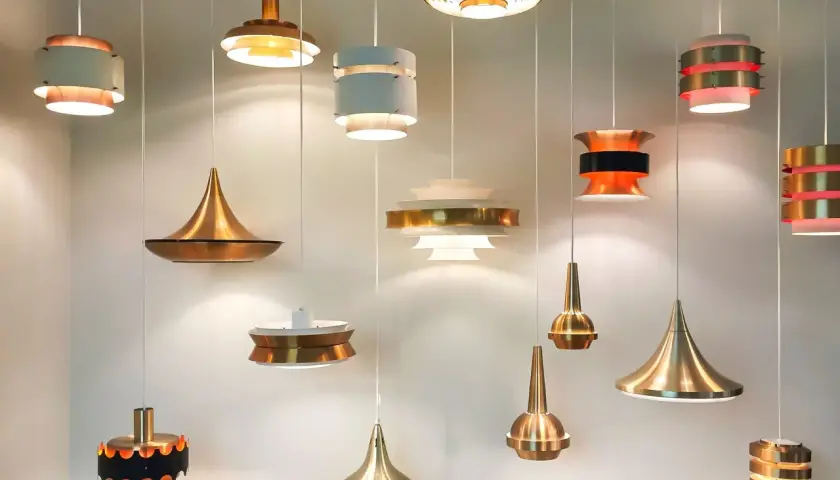Collection de suspensions design, aux formes variées et aux matériaux nobles. Pourquoi LED ? Pour une lumière douce et chaleureuse.