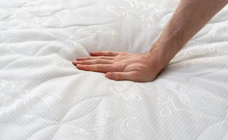 Matelas neuf qui se creuse - Causes, solutions et garantie