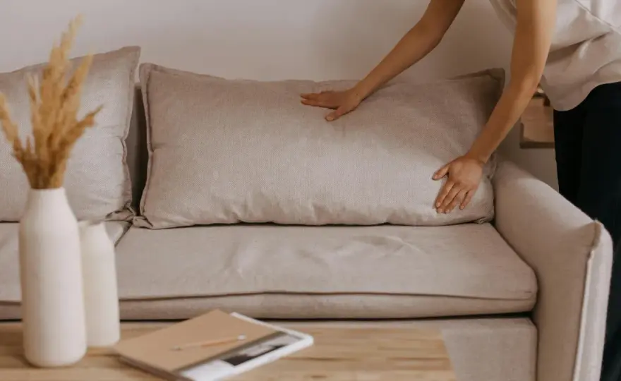 Coussin de canapé affaissé - Le guide pour le rembourrer